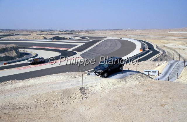 bahrein 20.JPG - Circuit 4x4 avec un hummerprès du circuit international de Formule 1Bahrein